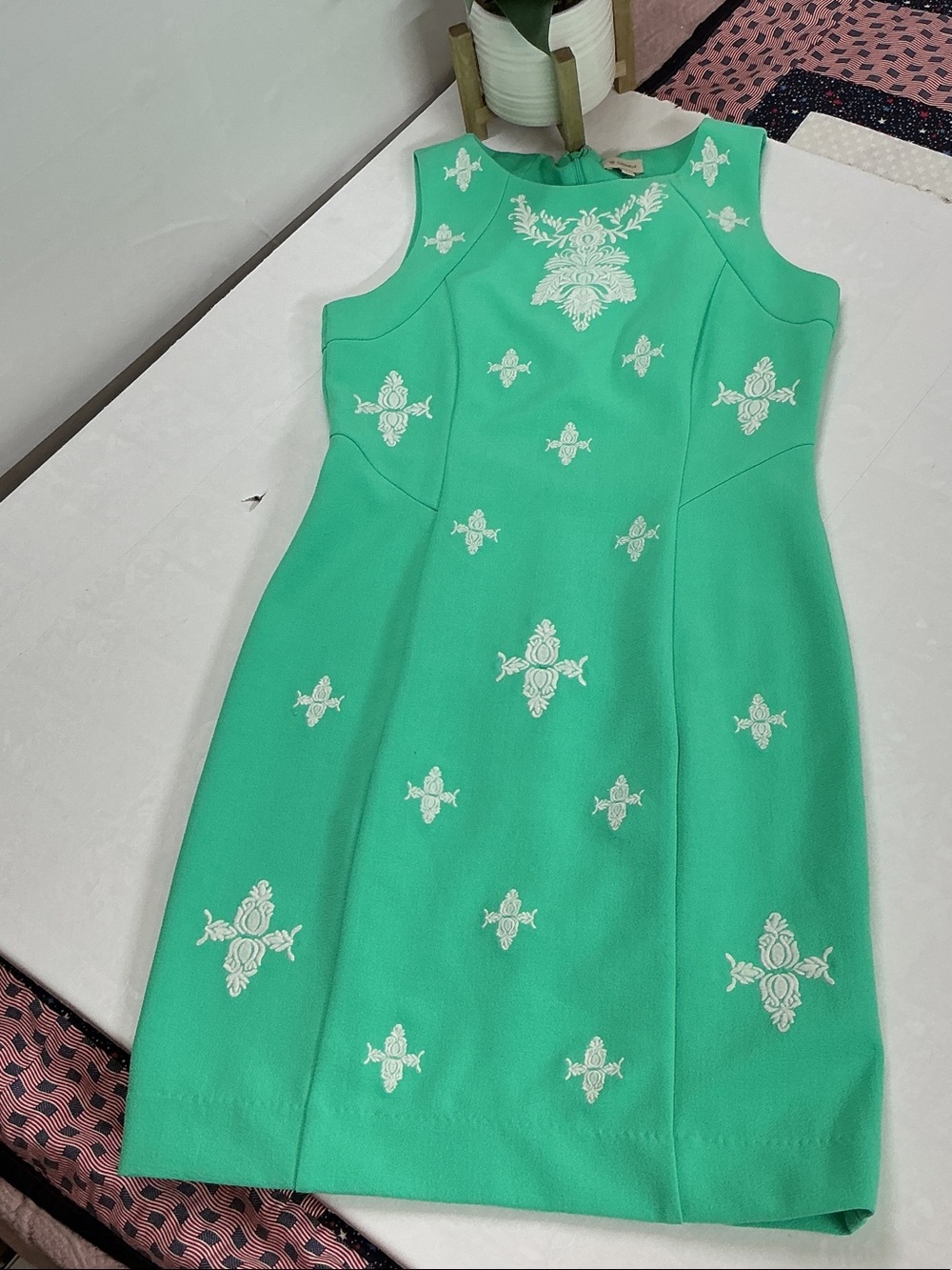 ' Sleeveless Embroidered Green Dress - Picture 3 of 8